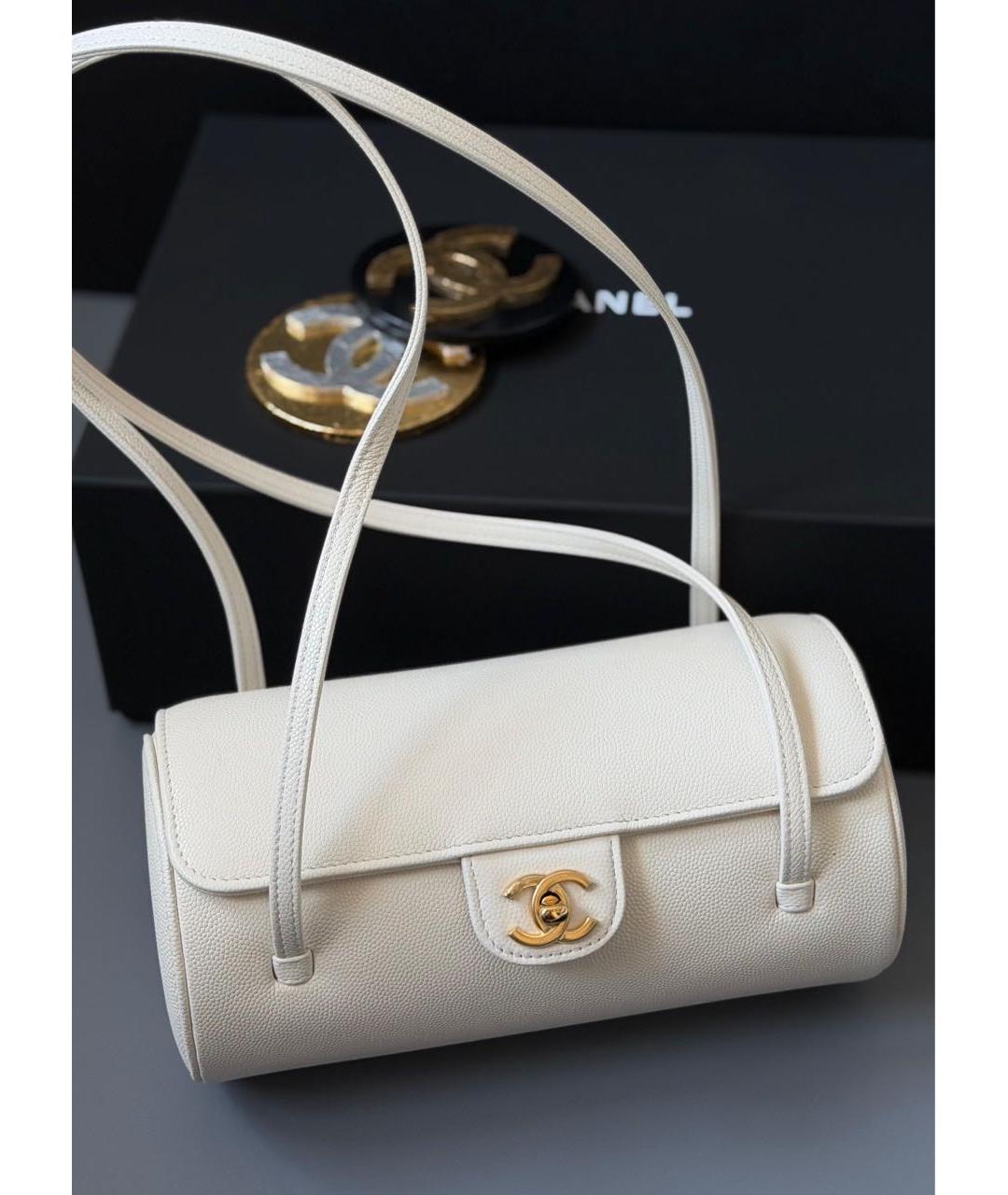 CHANEL Белая кожаная сумка через плечо, фото 2