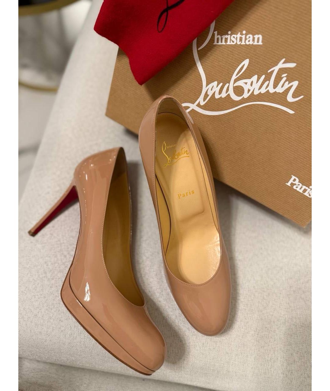 CHRISTIAN LOUBOUTIN Бежевые туфли из лакированной кожи, фото 5