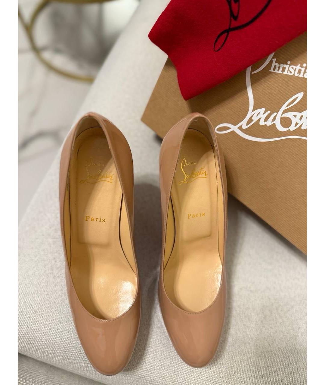 CHRISTIAN LOUBOUTIN Бежевые туфли из лакированной кожи, фото 2