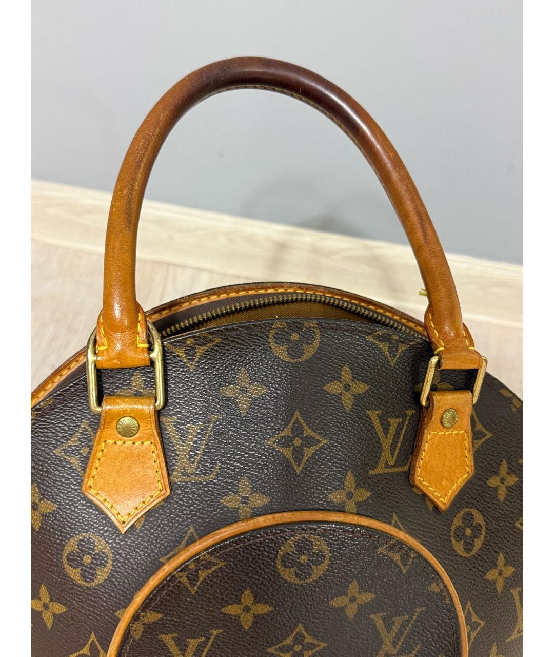 LOUIS VUITTON Коричневая кожаная сумка с короткими ручками, фото 8