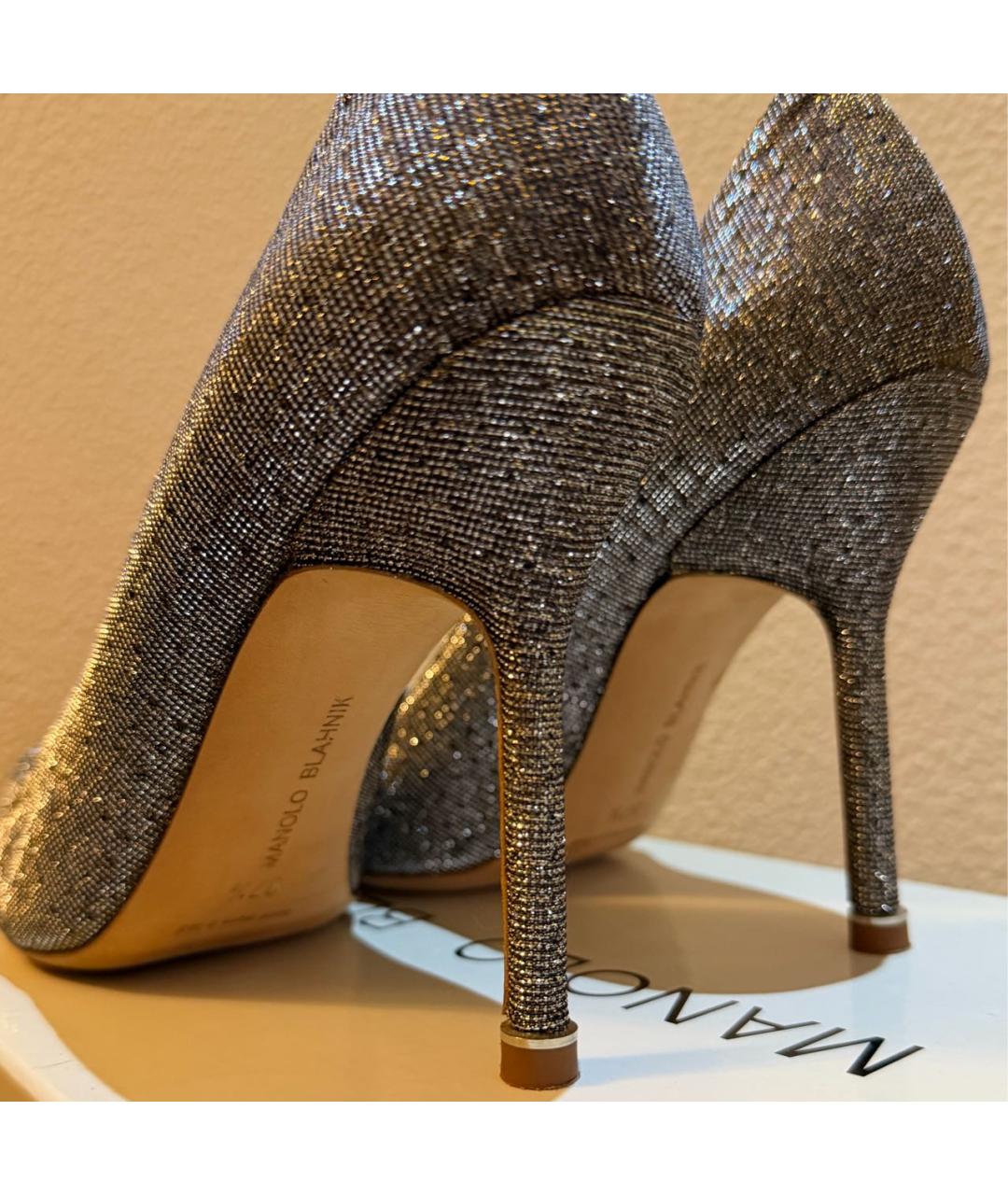 MANOLO BLAHNIK Золотые текстильные туфли, фото 4