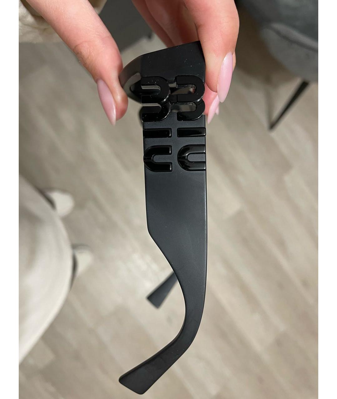 MIU MIU Черные пластиковые солнцезащитные очки, фото 2