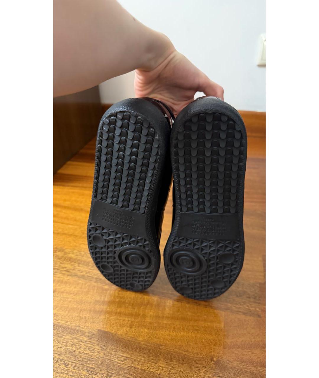 MAISON MARGIELA Черные низкие кроссовки / кеды из лакированной кожи, фото 5