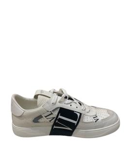 VALENTINO Низкие кроссовки / кеды