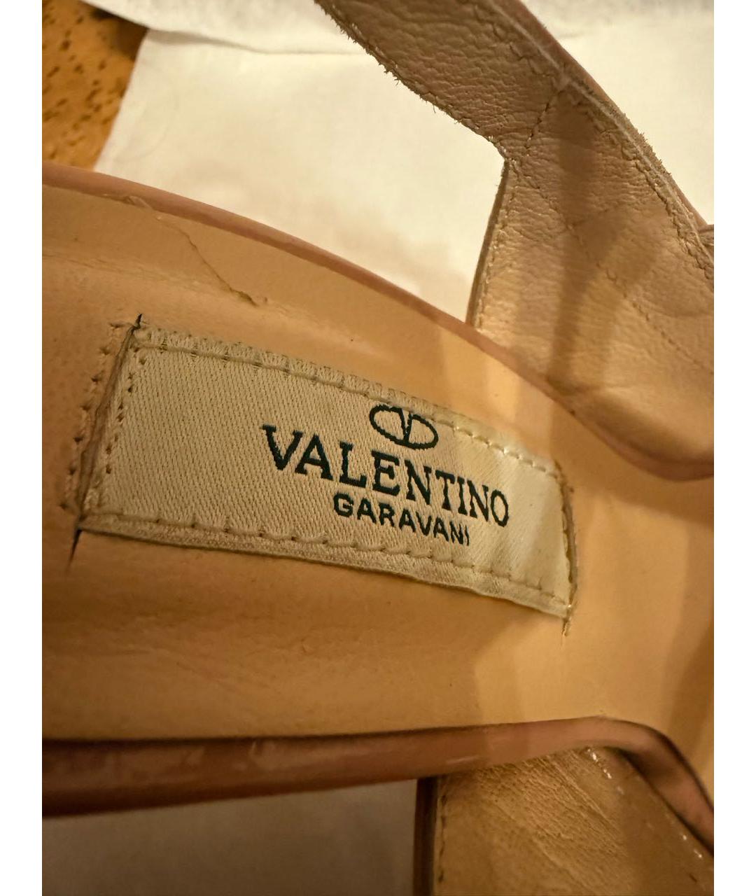 VALENTINO Бежевые туфли из лакированной кожи, фото 5