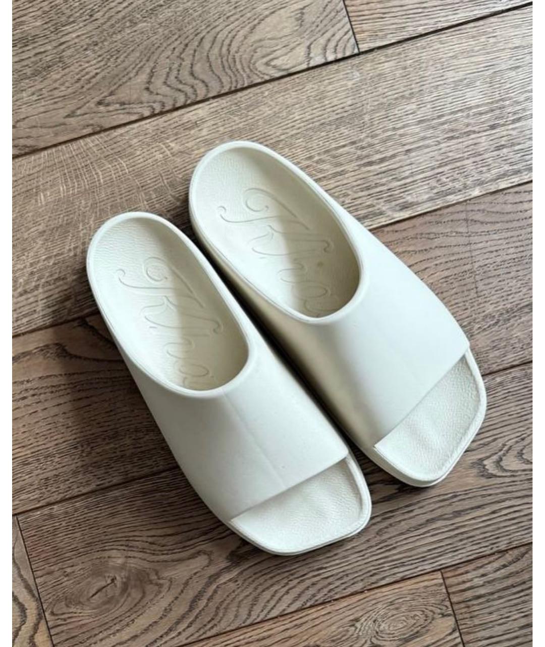 KHAITE Бежевые резиновые шлепанцы, фото 3