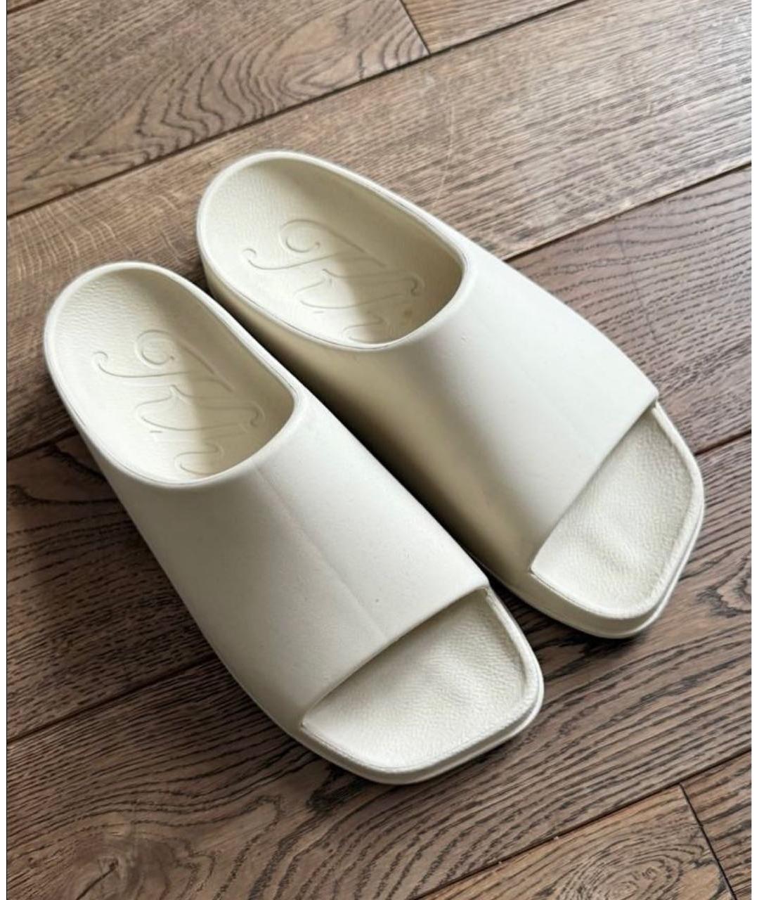 KHAITE Бежевые резиновые шлепанцы, фото 4