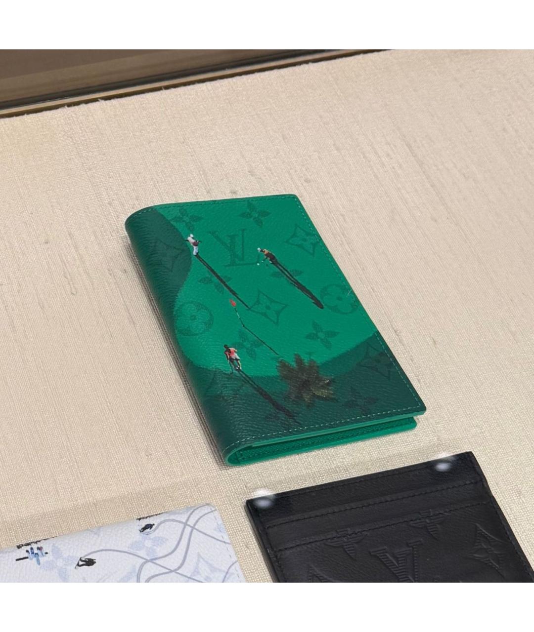 LOUIS VUITTON Зеленый кардхолдер, фото 2