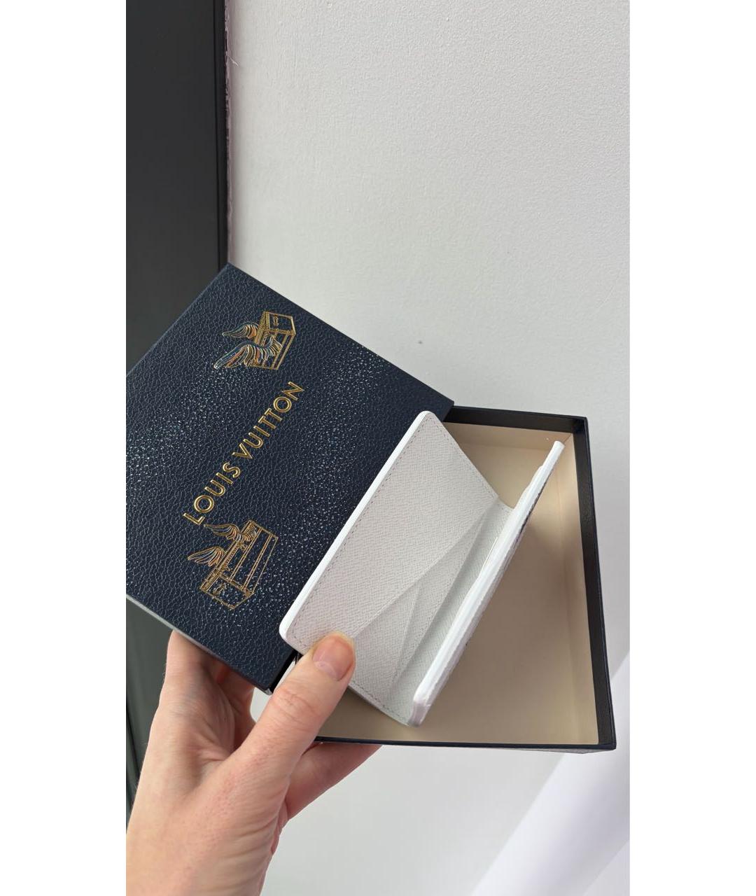 LOUIS VUITTON Белый кожаный кардхолдер, фото 3
