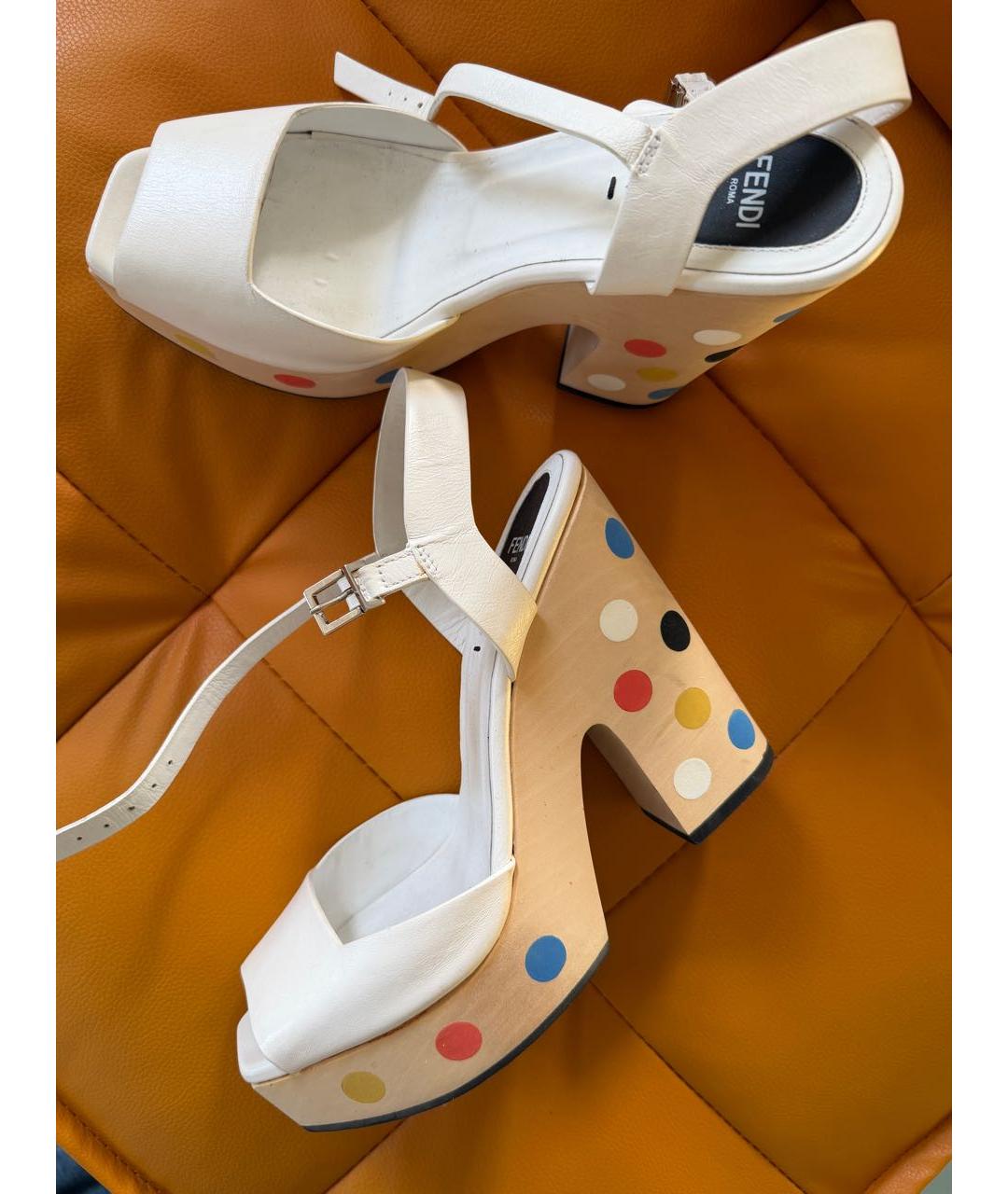 FENDI Белые кожаные босоножки, фото 6