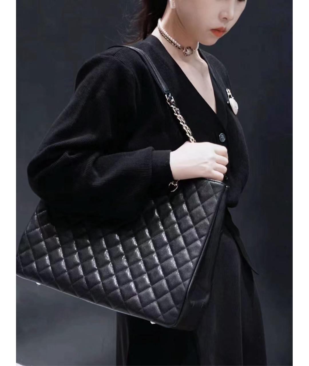 CHANEL Черная кожаная сумка тоут, фото 7