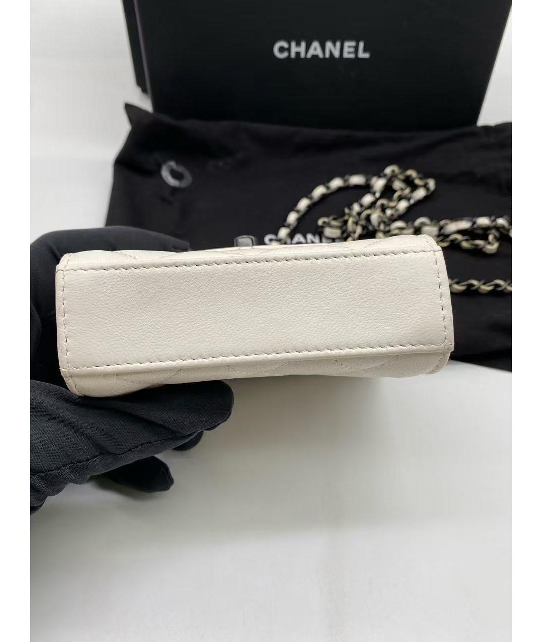 CHANEL Белая кожаная сумка через плечо, фото 4