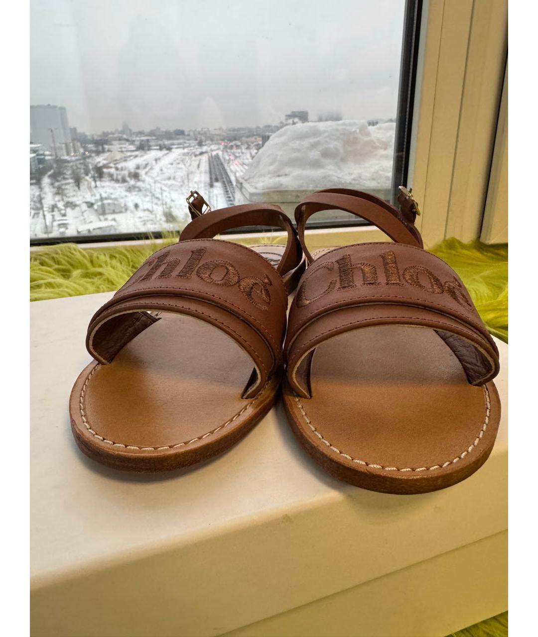 CHLOE Коричневые кожаные сандалии, фото 4
