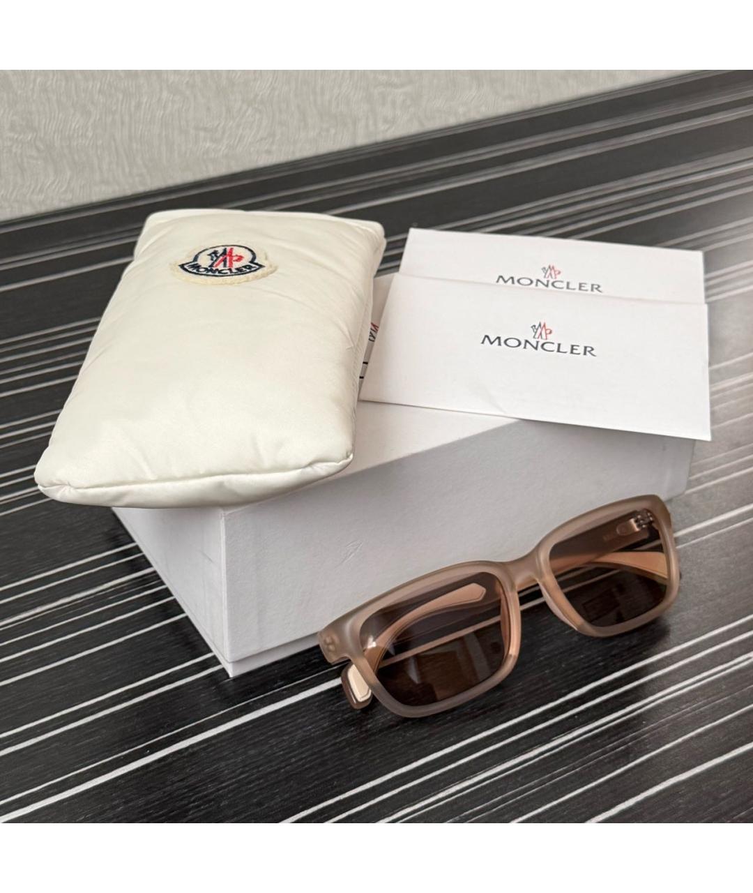 MONCLER Бежевые пластиковые солнцезащитные очки, фото 5
