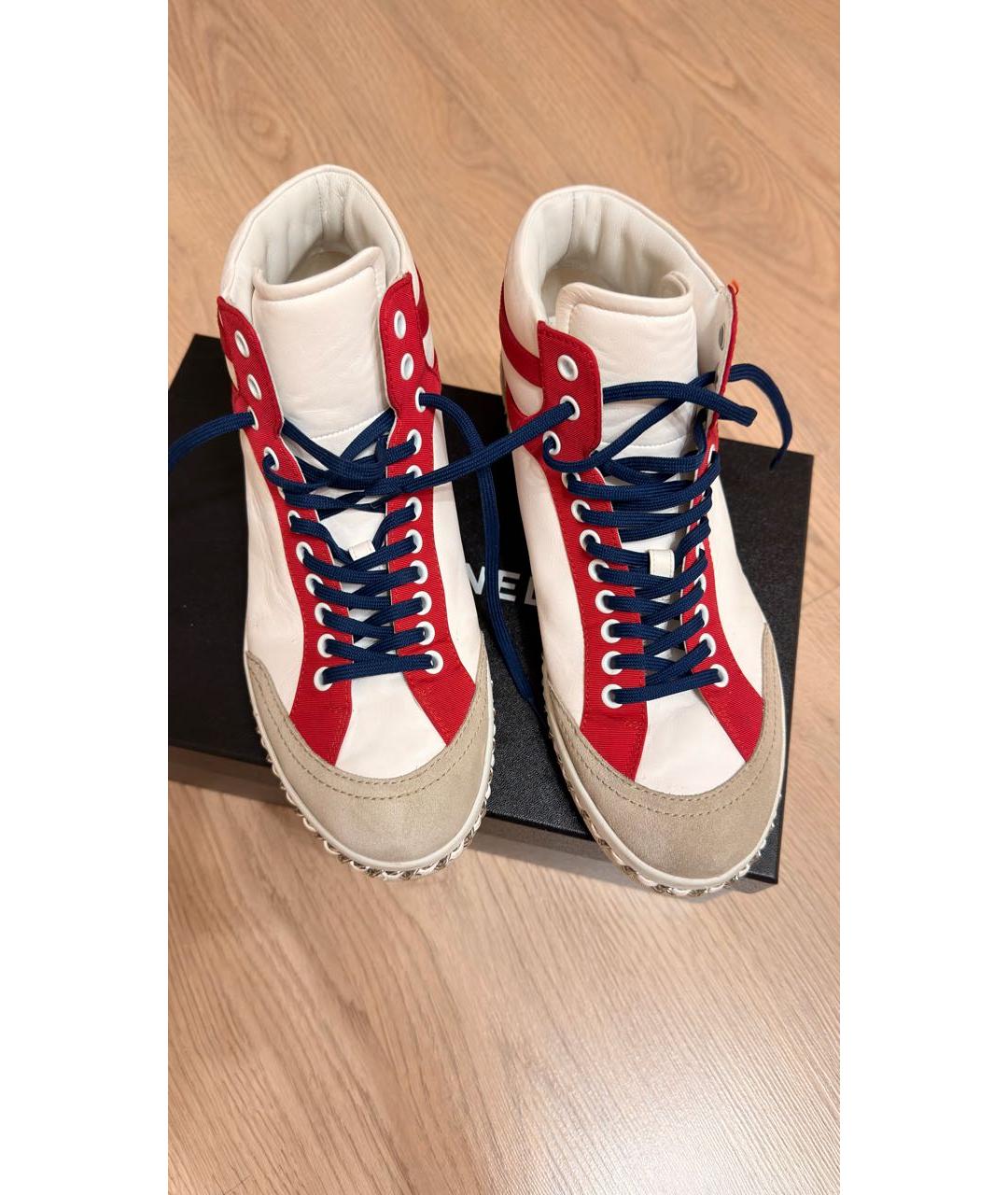 CHANEL Белые кожаные кеды, фото 4