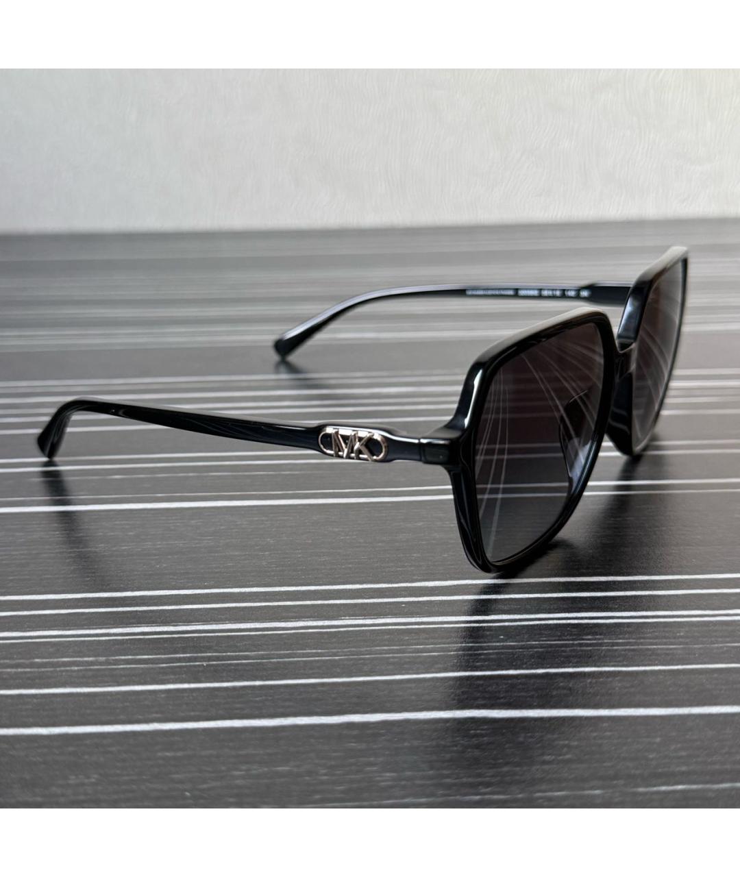 MICHAEL KORS Черные пластиковые солнцезащитные очки, фото 2