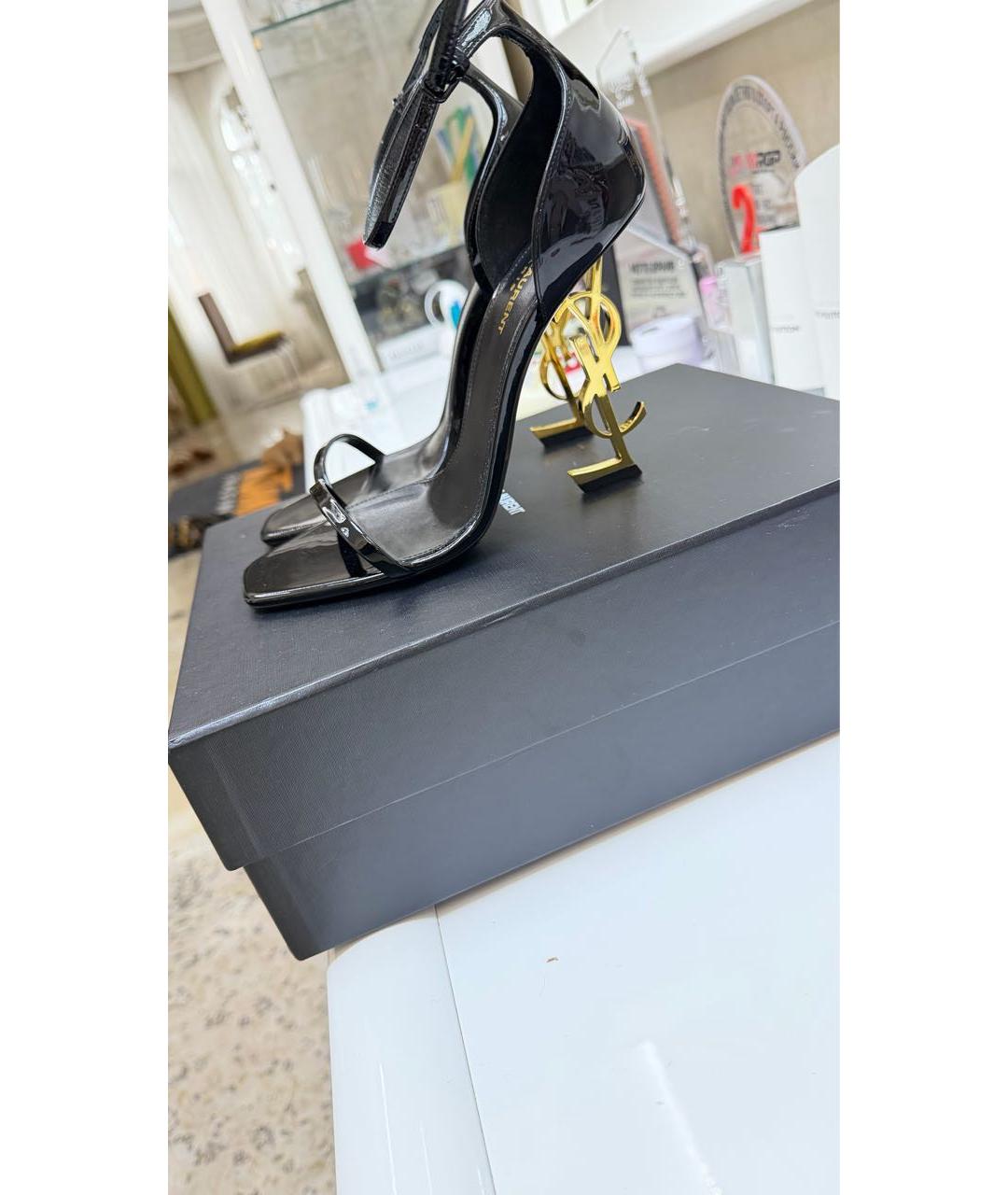 SAINT LAURENT Черные босоножки из лакированной кожи, фото 7