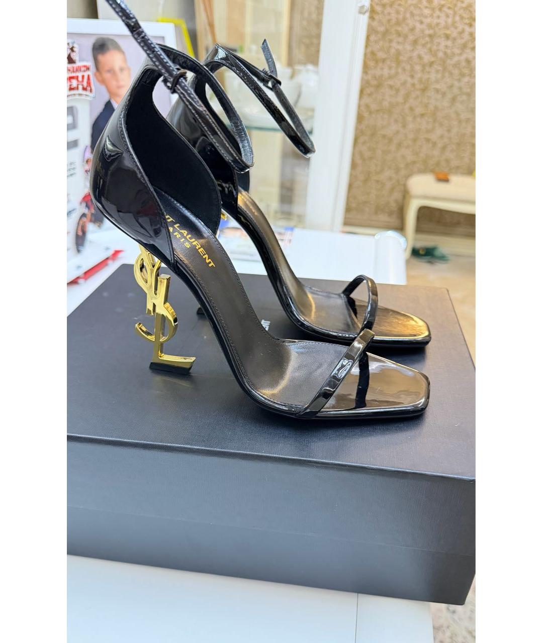 SAINT LAURENT Черные босоножки из лакированной кожи, фото 8