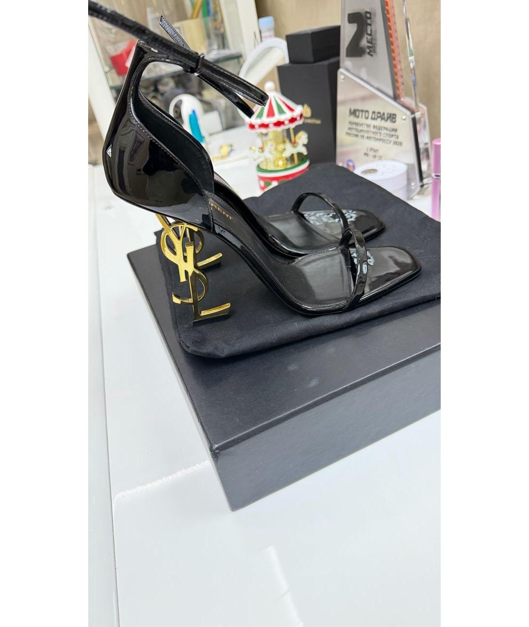 SAINT LAURENT Черные босоножки из лакированной кожи, фото 4