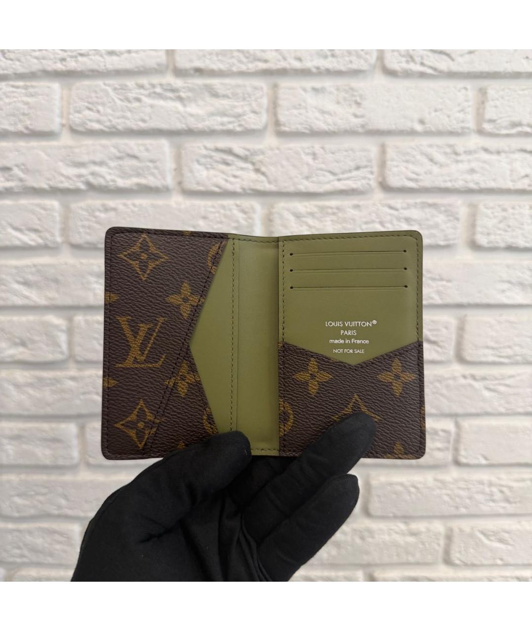 LOUIS VUITTON Коричневый кардхолдер, фото 4