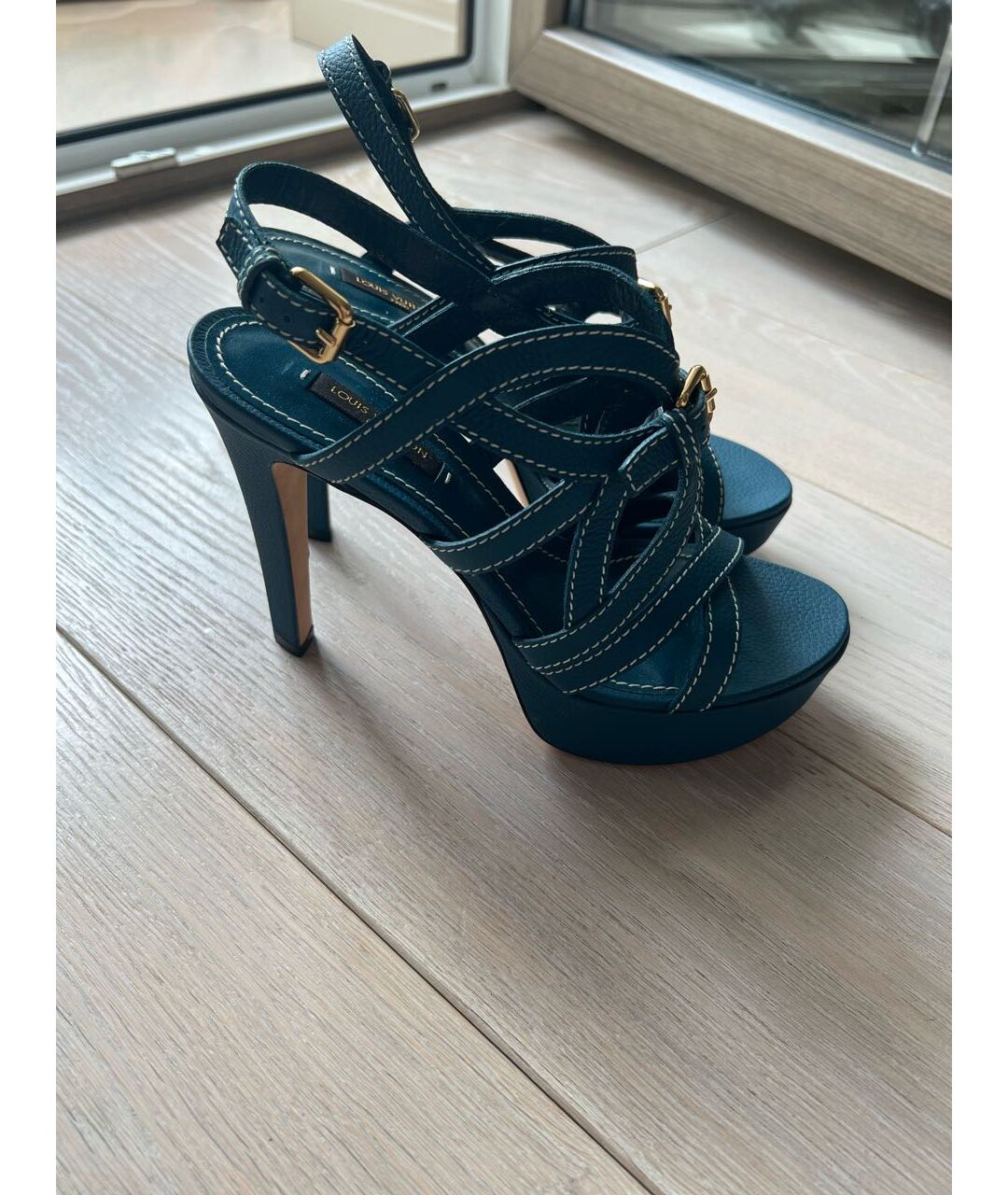 LOUIS VUITTON Бирюзовые кожаные босоножки, фото 5