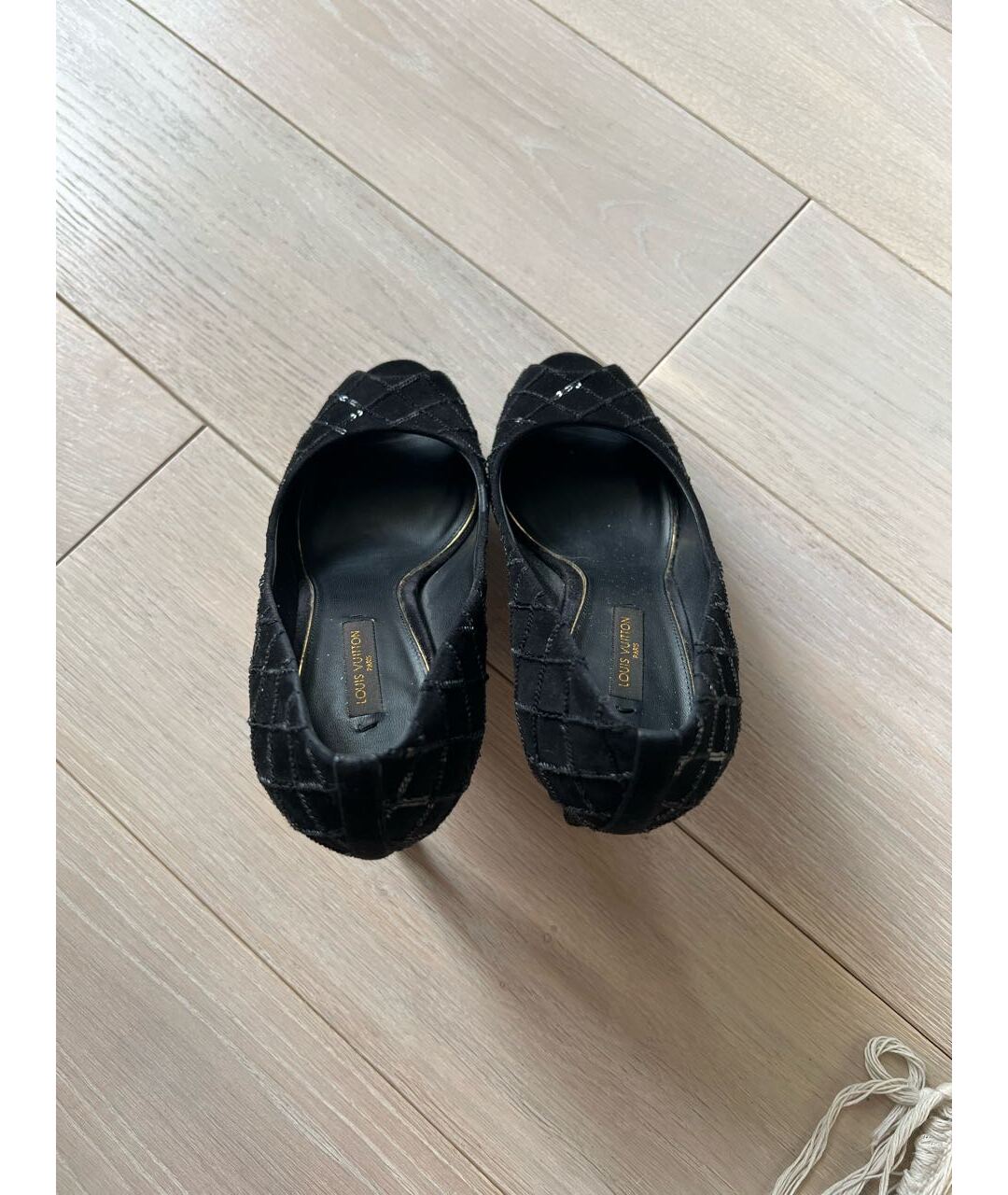 LOUIS VUITTON Черные замшевые туфли, фото 3