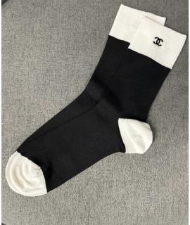 CHANEL Носки, чулки и колготы