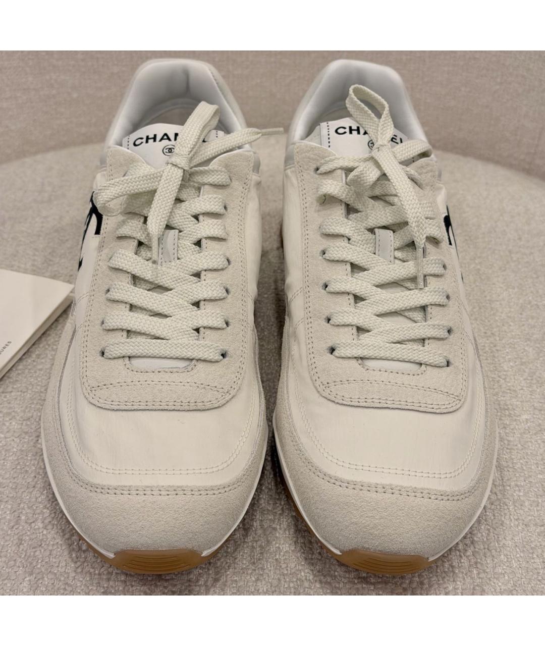 CHANEL Белые кожаные кроссовки, фото 2