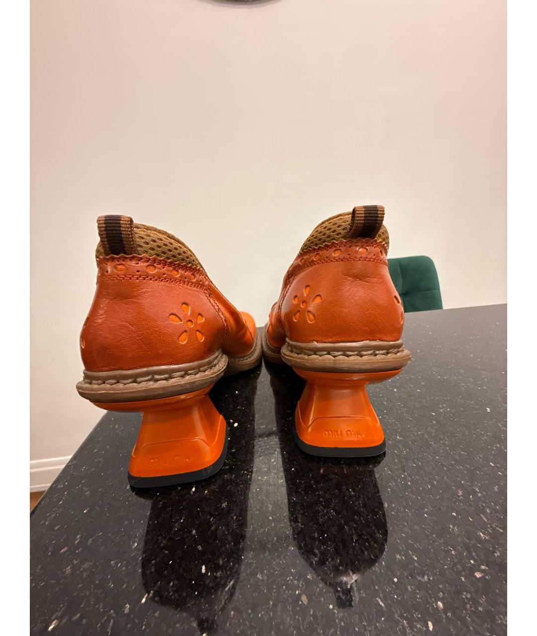 MIU MIU Оранжевое кожаные туфли, фото 4
