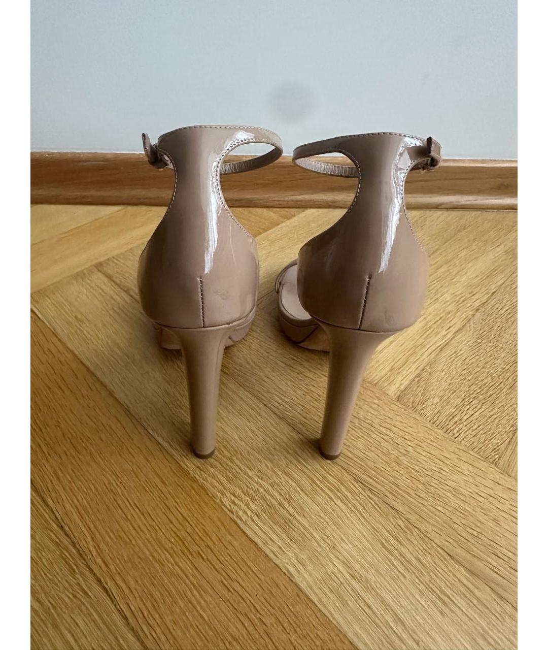 SAINT LAURENT Бежевые босоножки из лакированной кожи, фото 4