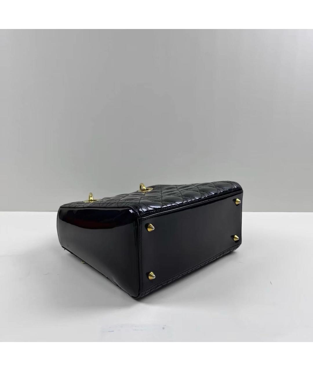 CHRISTIAN DIOR Черная сумка с короткими ручками из лакированной кожи, фото 5
