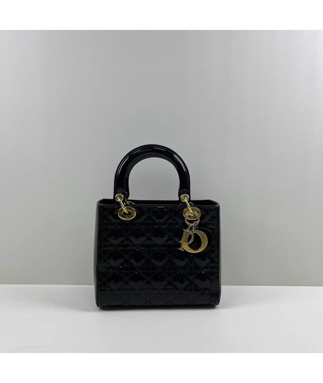 CHRISTIAN DIOR Черная сумка с короткими ручками из лакированной кожи, фото 9