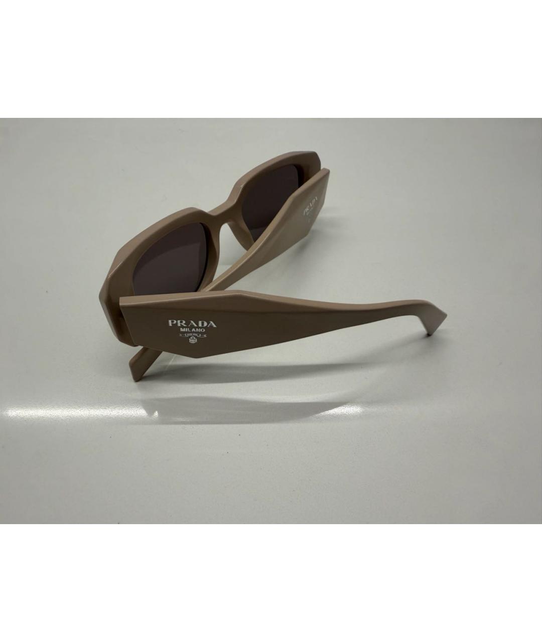 PRADA Бежевые пластиковые солнцезащитные очки, фото 2