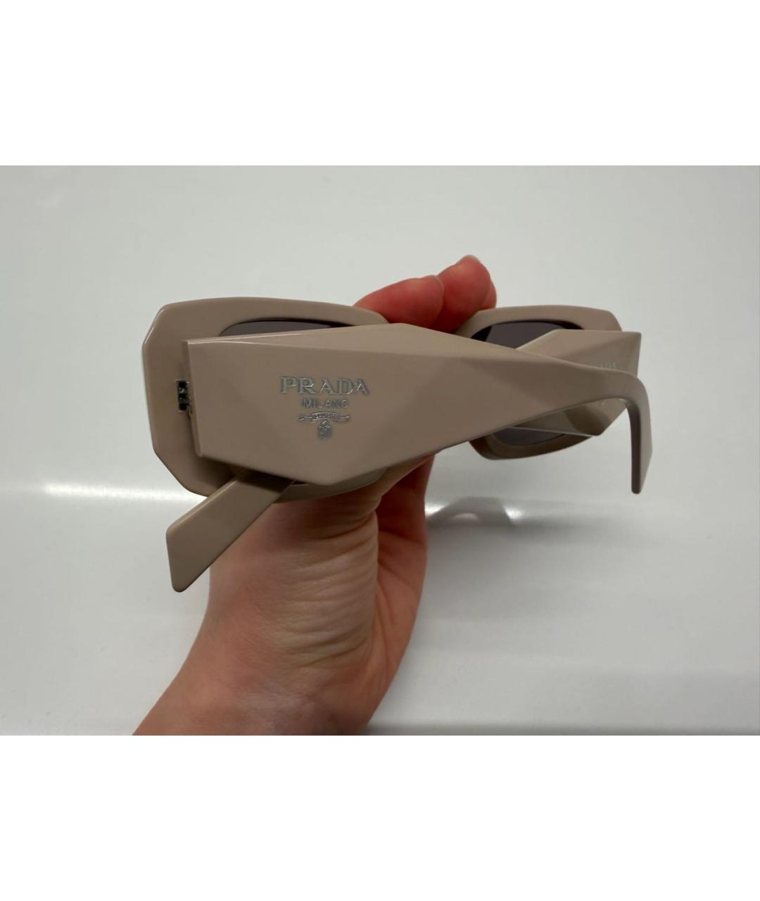 PRADA Бежевые пластиковые солнцезащитные очки, фото 4