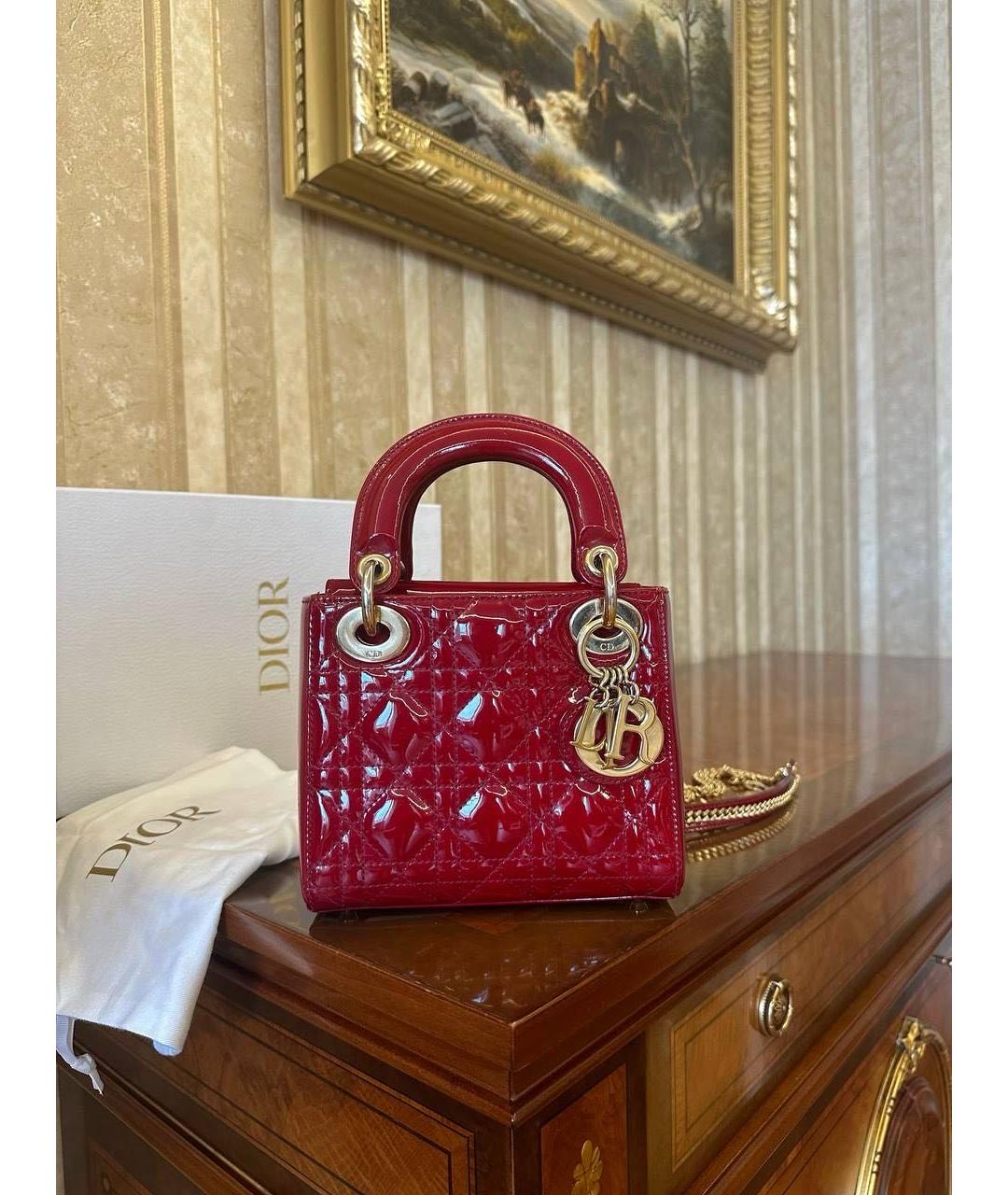 CHRISTIAN DIOR Красная сумка с короткими ручками из лакированной кожи, фото 2