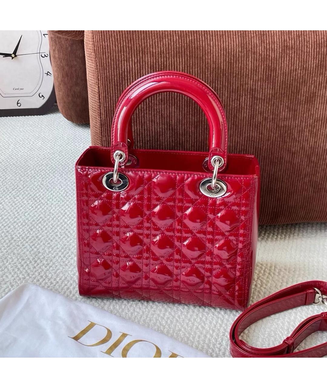 CHRISTIAN DIOR Красная сумка с короткими ручками из лакированной кожи, фото 3
