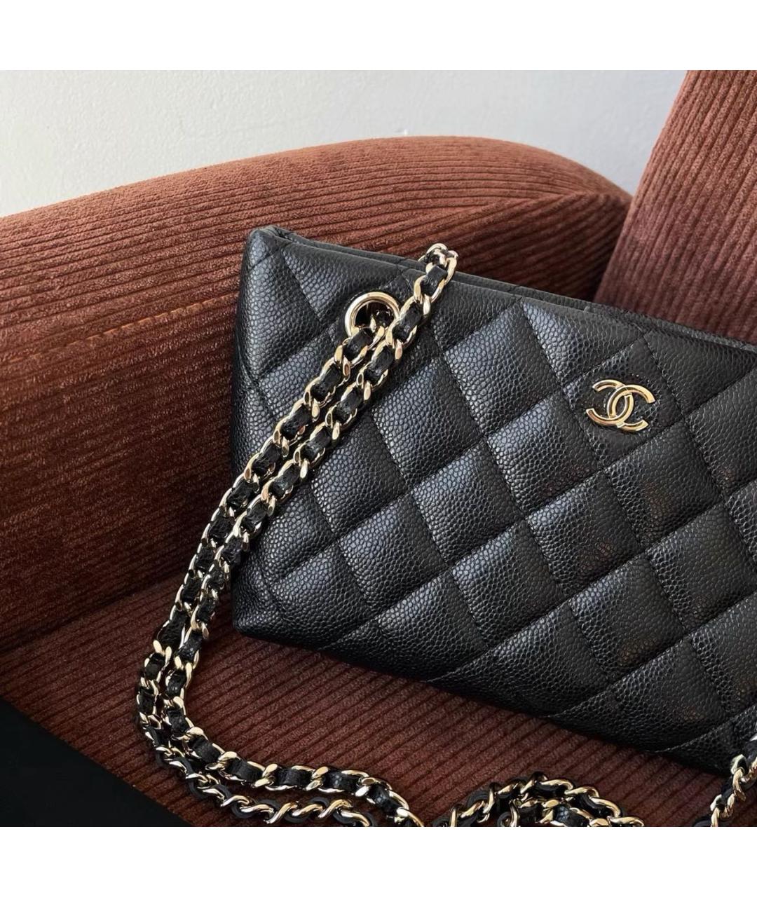 CHANEL Черная кожаная сумка через плечо, фото 2