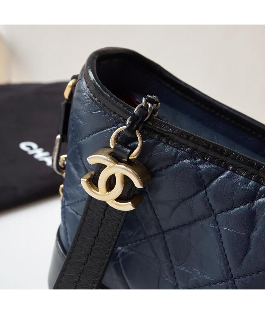 CHANEL Темно-синяя кожаная сумка через плечо, фото 3