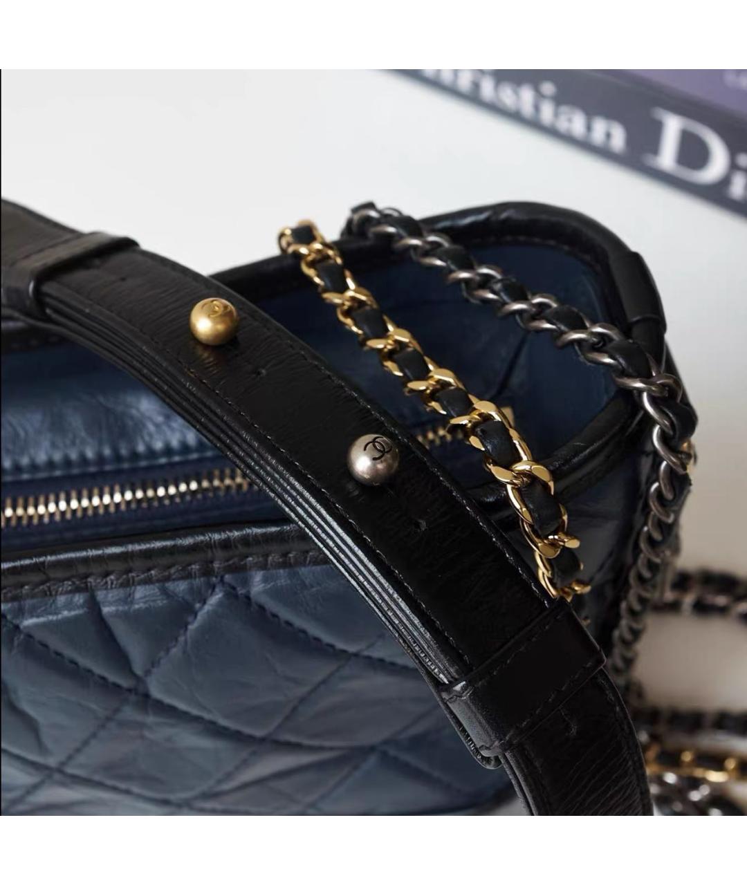 CHANEL Темно-синяя кожаная сумка через плечо, фото 2