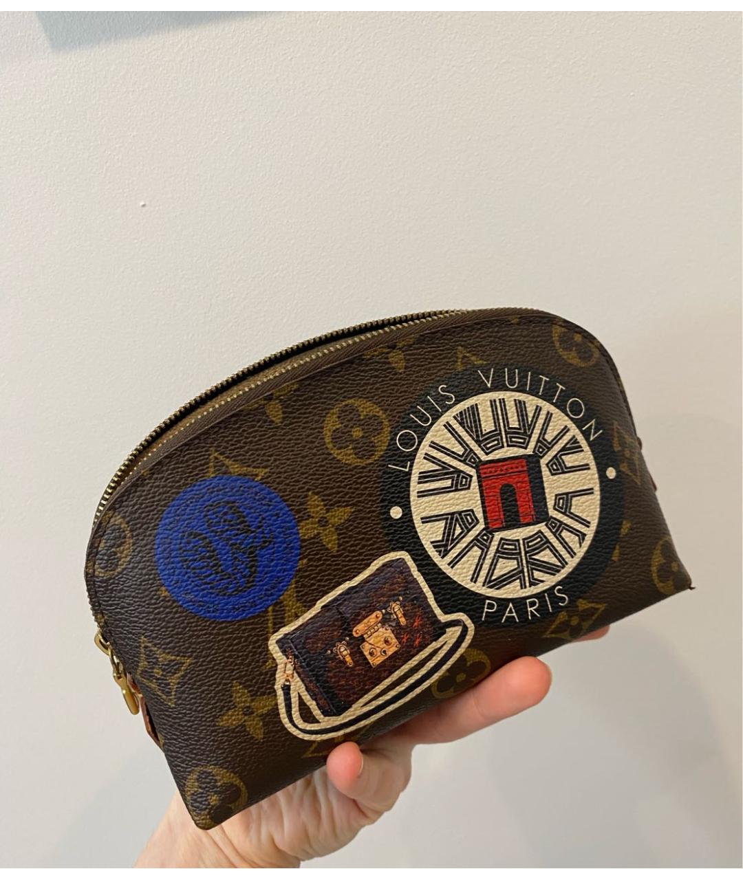 LOUIS VUITTON Коричневая косметичка, фото 5
