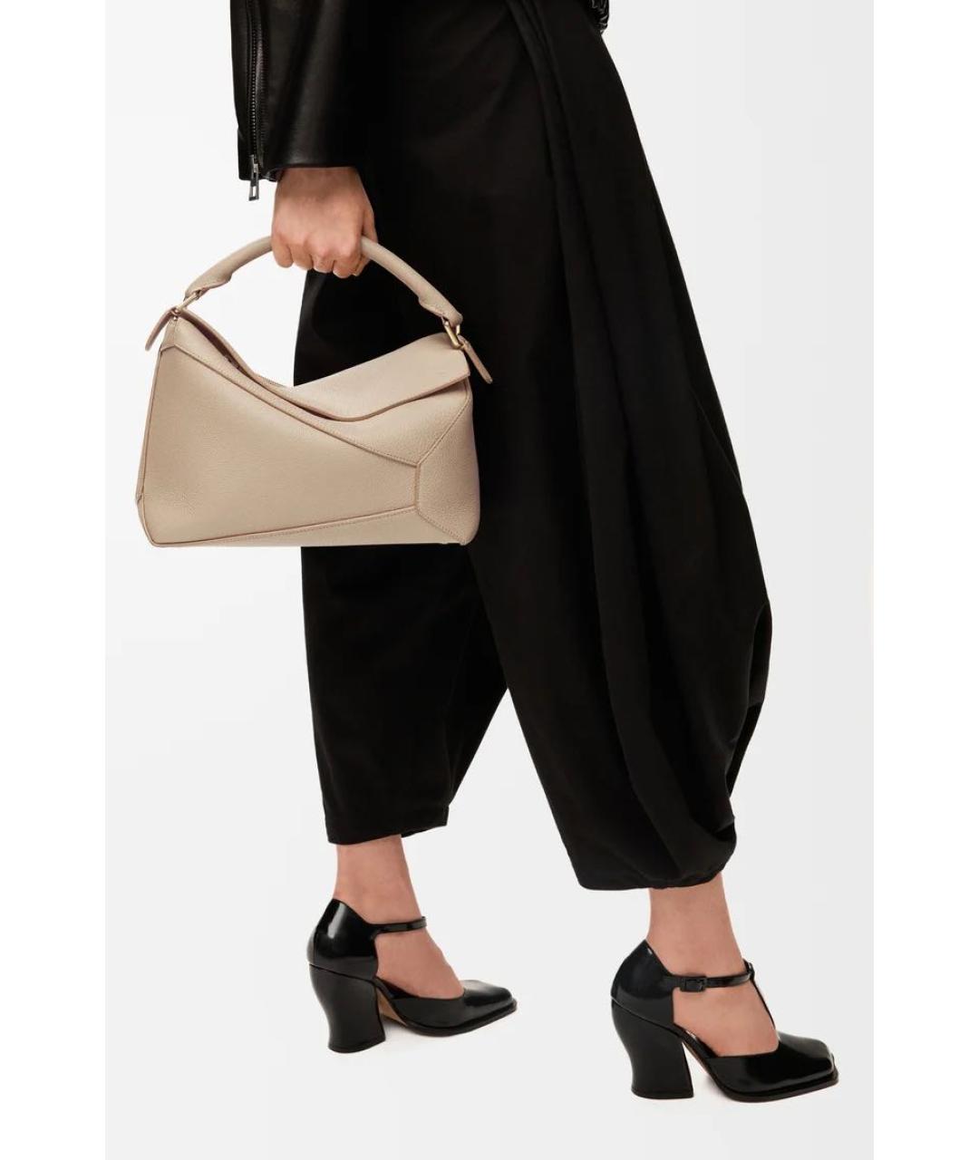 LOEWE Бежевая кожаная сумка с короткими ручками, фото 3