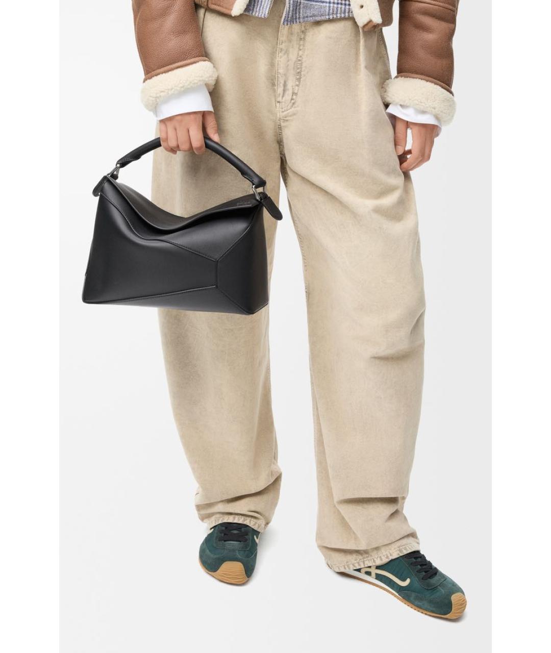 LOEWE Черная кожаная сумка с короткими ручками, фото 2