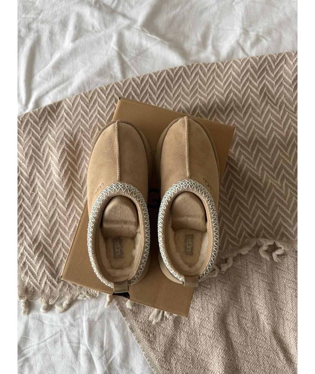 UGG AUSTRALIA Бежевые замшевые сабо, фото 4