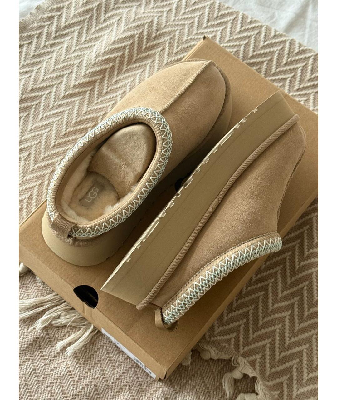 UGG AUSTRALIA Бежевые замшевые сабо, фото 5