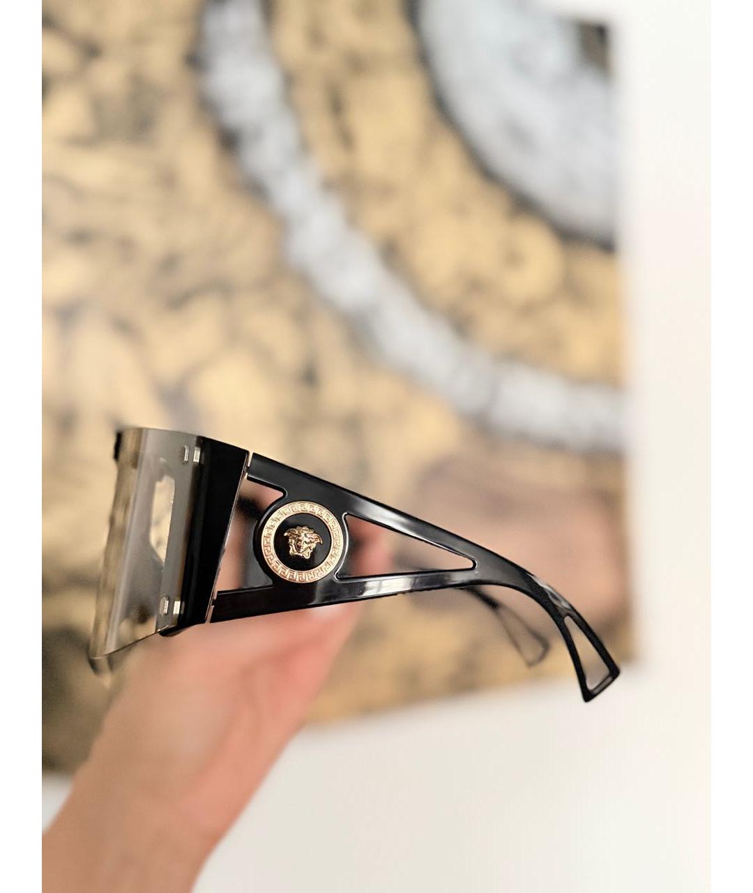 VERSACE Черные пластиковые солнцезащитные очки, фото 3