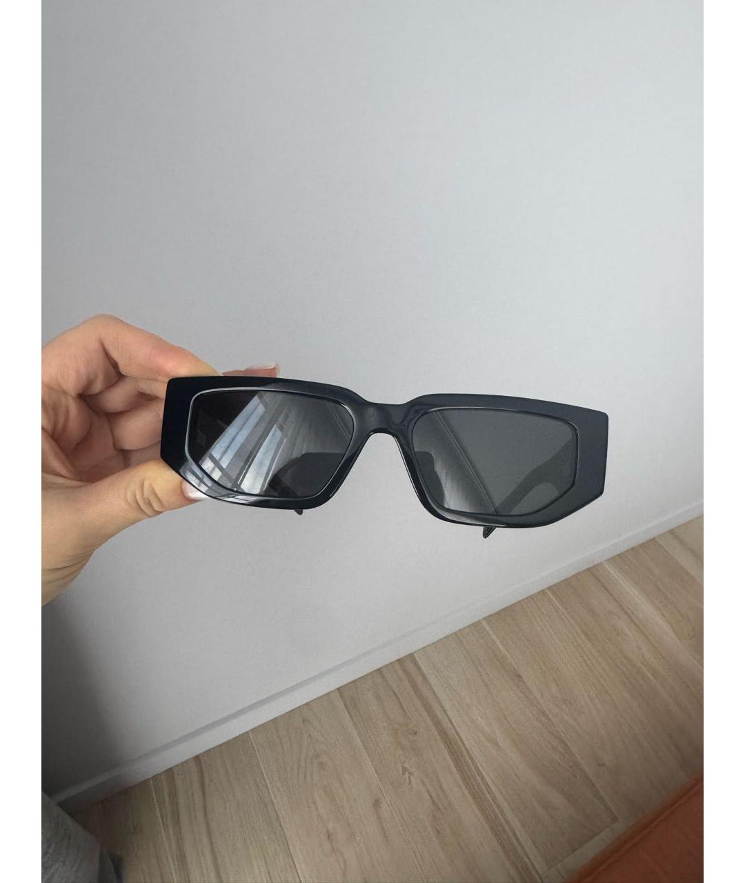 PRADA Черные пластиковые солнцезащитные очки, фото 2