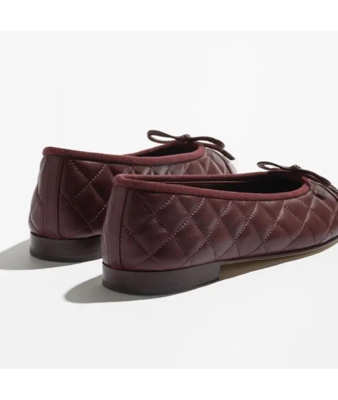 CHANEL Бордовые балетки из лакированной кожи, фото 3