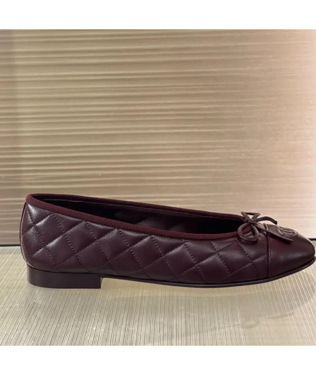 CHANEL Бордовые балетки из лакированной кожи, фото 6