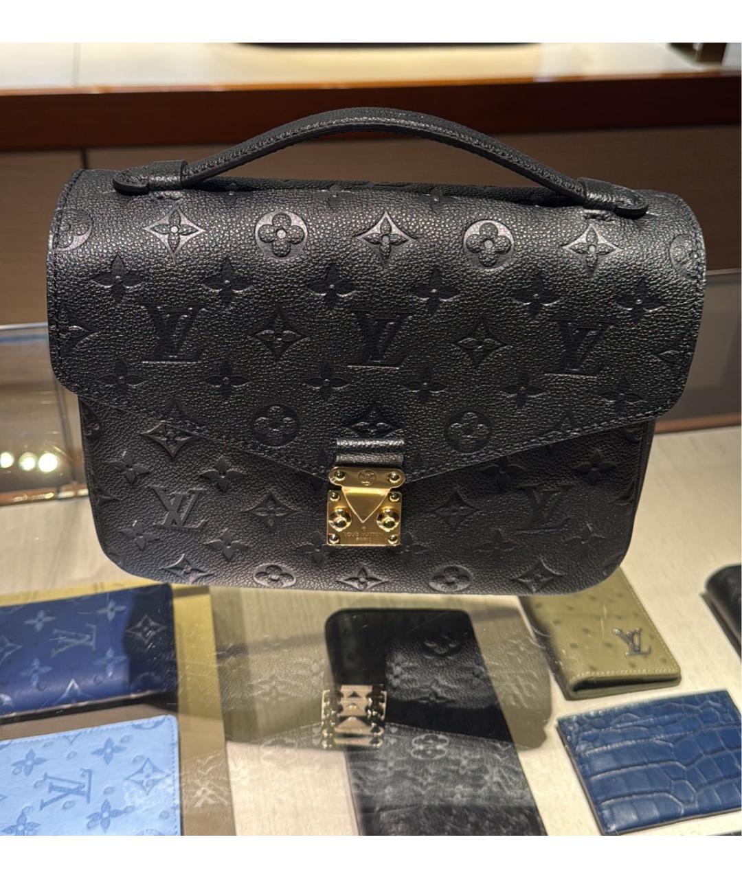 LOUIS VUITTON Черная кожаная сумка через плечо, фото 8