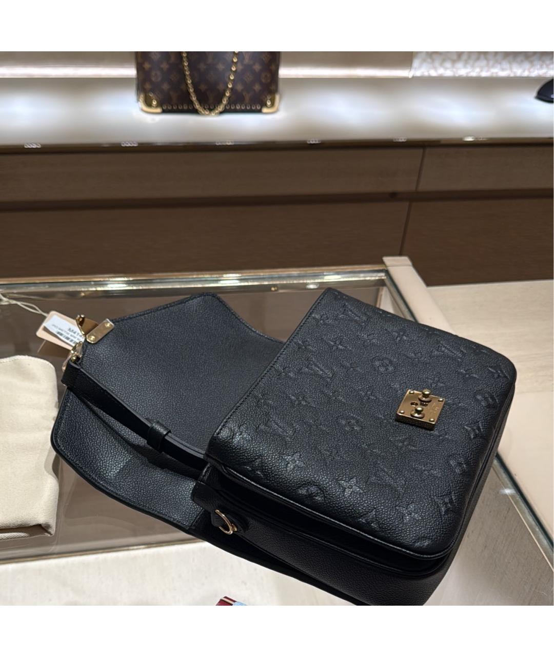 LOUIS VUITTON Черная кожаная сумка через плечо, фото 4